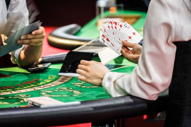Tarung Mesin live dealer game interface showing Andar Bahar card table at togeling studio